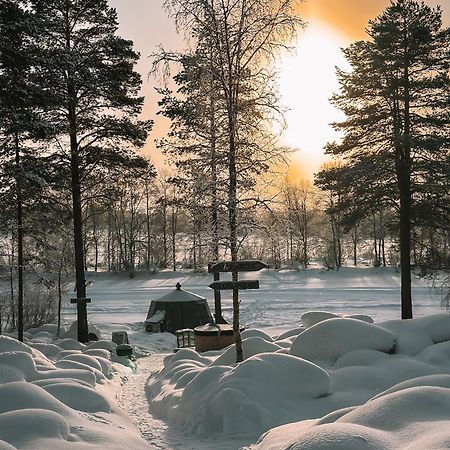 Aurora Igloo With Private Hot Tub By Invisible Forest Lodge Rovaniemi Exterior foto